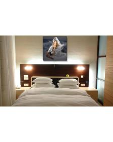 Tranh chân dung trang trí phòng ngủ DH321 (kích thước 60x60cm)